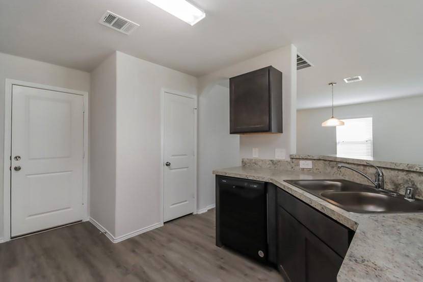 Huntsville, TX 77320,215 Blue Crane ST
