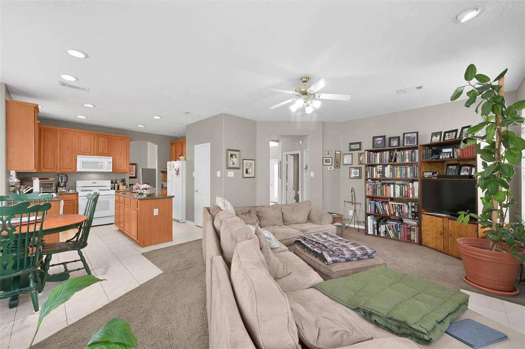 The Woodlands, TX 77382,22 ALMOND BRANCH PL