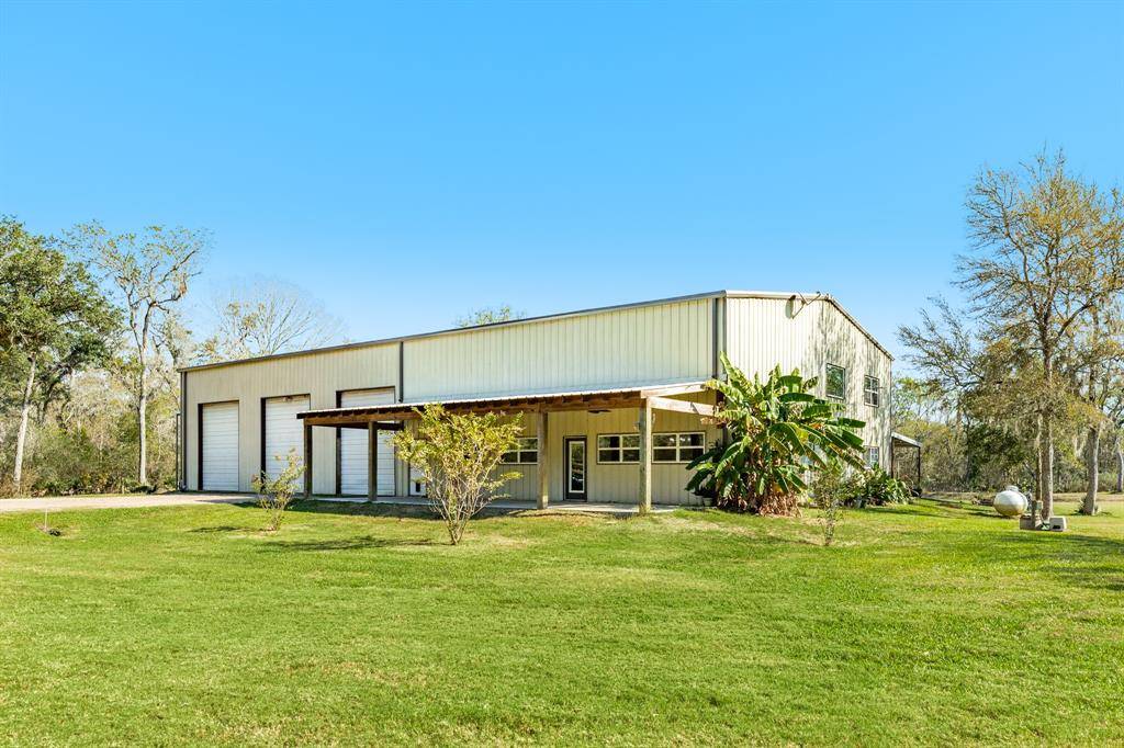 Sweeny, TX 77480,6465 County Road 803