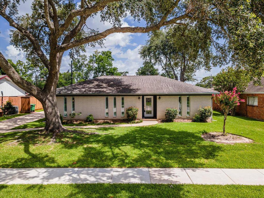 Houston, TX 77034,127 Parliament DR