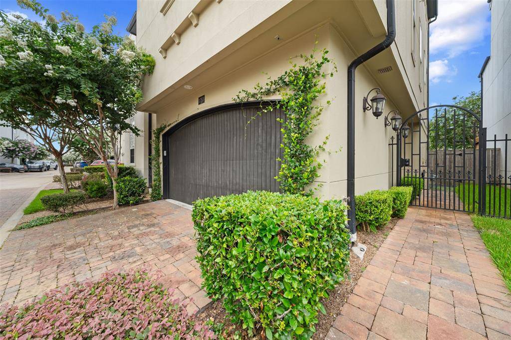Houston, TX 77043,1753 Upland LKS