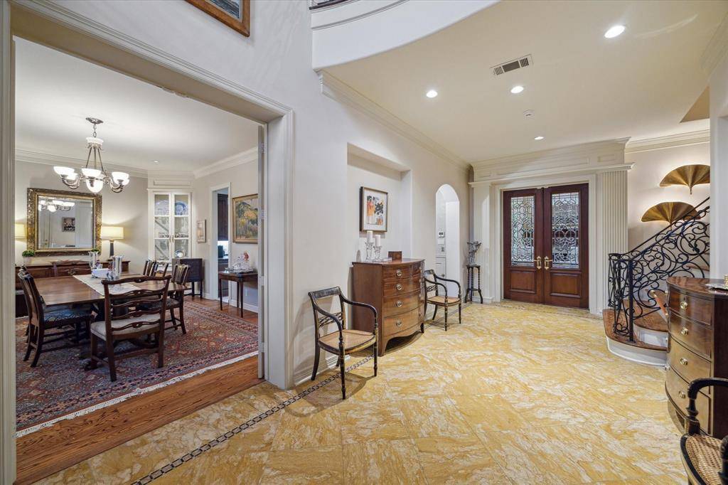 Houston, TX 77024,314 Park Laureate DR