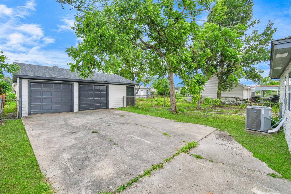 Houston, TX 77015,13118 Blythe ST