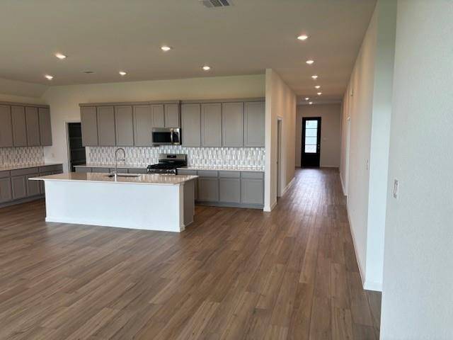 Beasley, TX 77417,910 Blue Stone DR