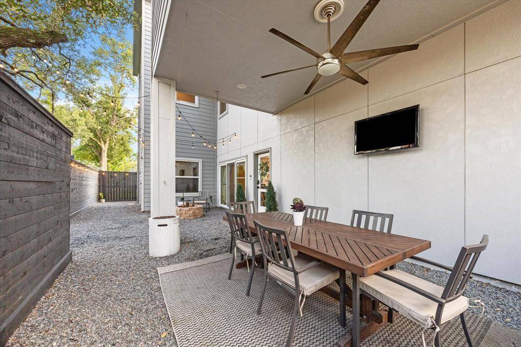 Houston, TX 77055,7703 Jacquelyn Oaks RD