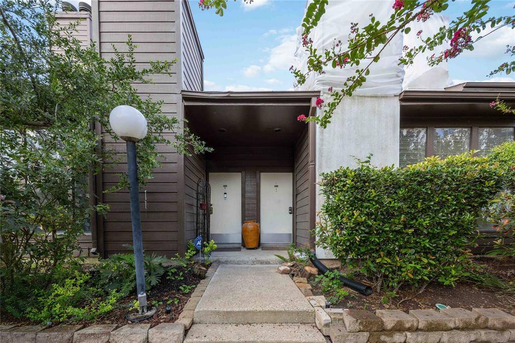 Houston, TX 77025,8020 Braesmain DR #1805