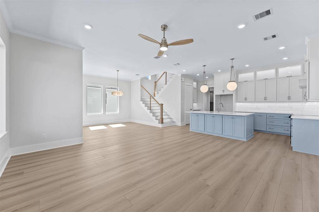 Galveston, TX 77554,4010 Miramar CT