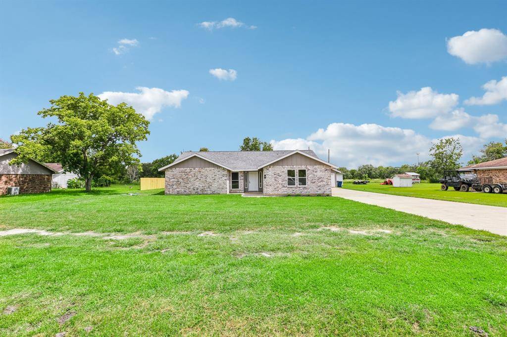 Angleton, TX 77515,405 County Road 243