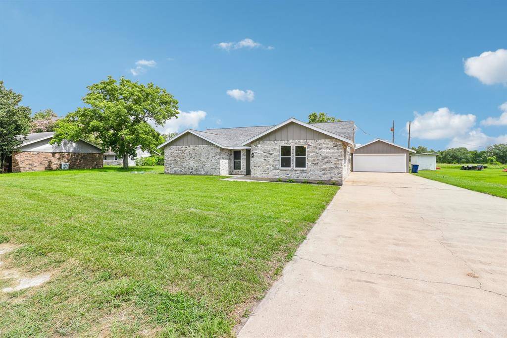 Angleton, TX 77515,405 County Road 243