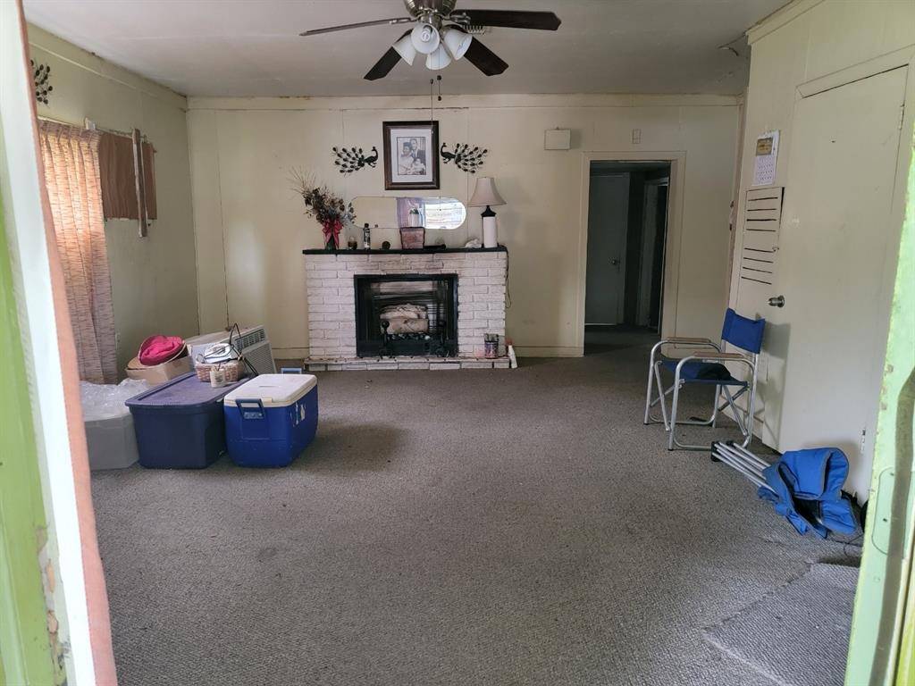Houston, TX 77033,9422 Coffee ST