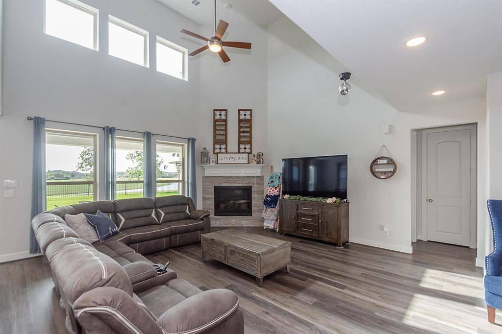 La Porte, TX 77571,625 Beachman Shore LN