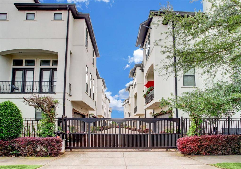 Houston, TX 77007,1853 Dart ST