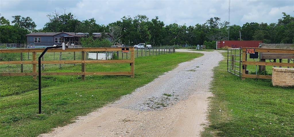 Sweeny, TX 77480,8352 County Road 860