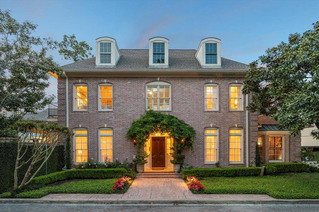 Houston, TX 77056,34 West Oak DR