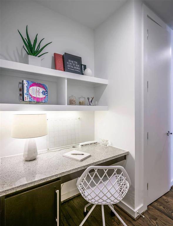 Houston, TX 77004,5353 Fannin St #2707