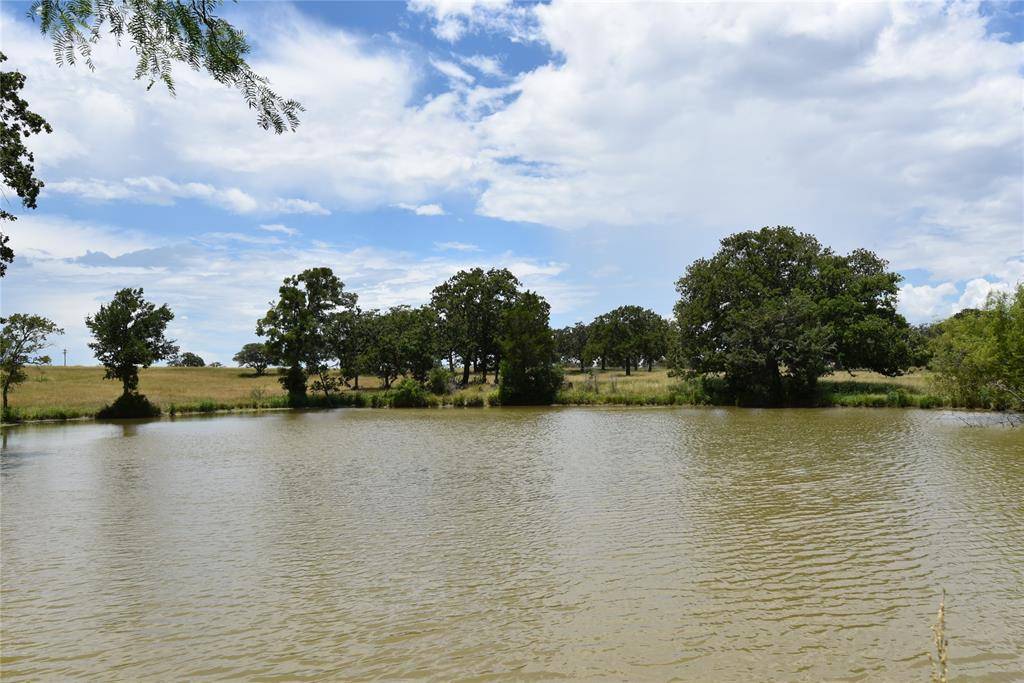 Flatonia, TX 78941,665 CR 286