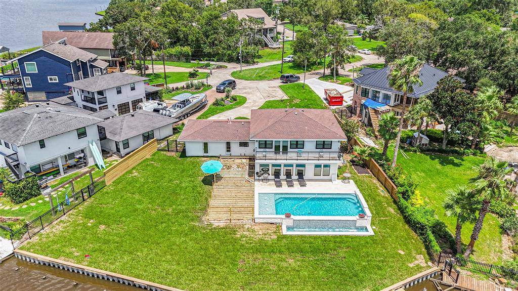 Seabrook, TX 77586,105 Cedar LN