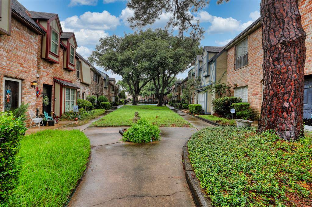 Houston, TX 77079,14715 Barryknoll LN #146