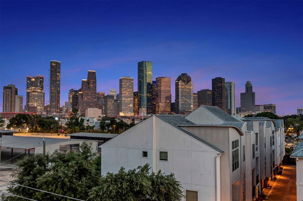 Houston, TX 77007,1818 Dart ST