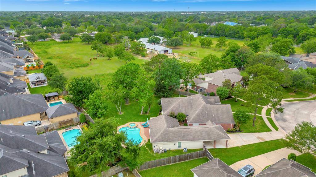 Friendswood, TX 77546,900 White Pine DR