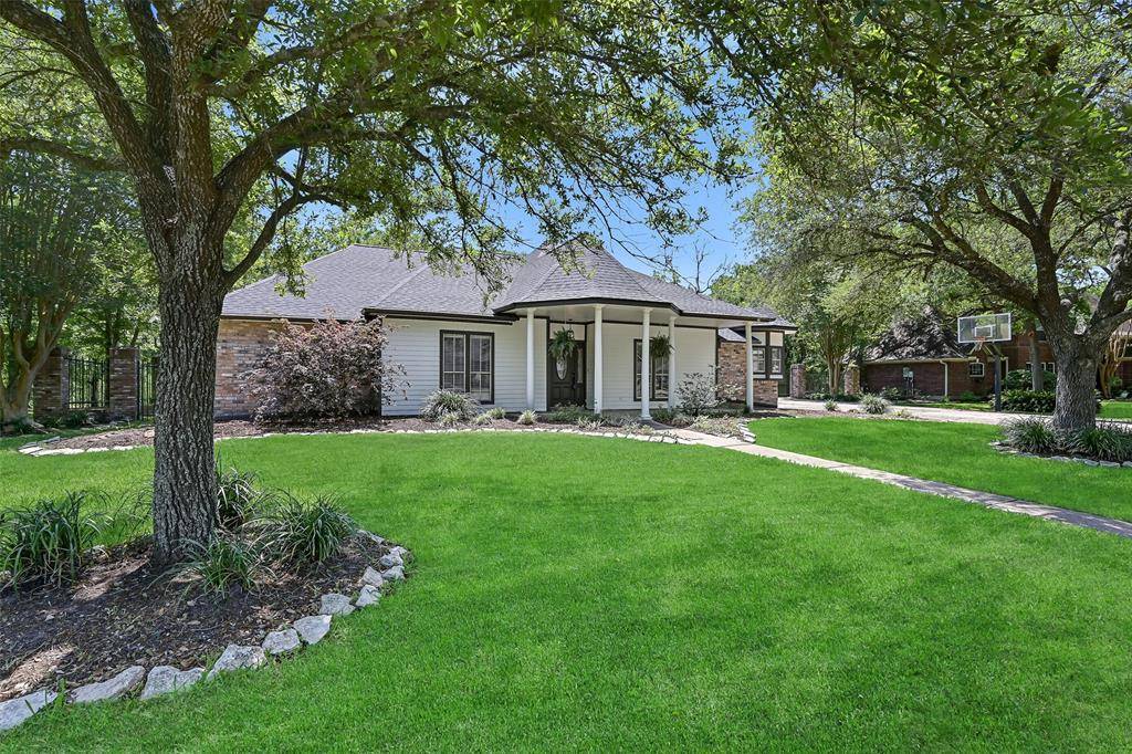Friendswood, TX 77546,704 Balmoral CT