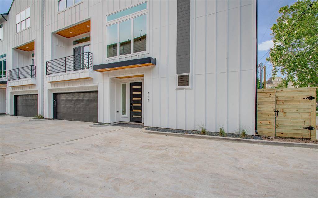Houston, TX 77007,717 Lester ST