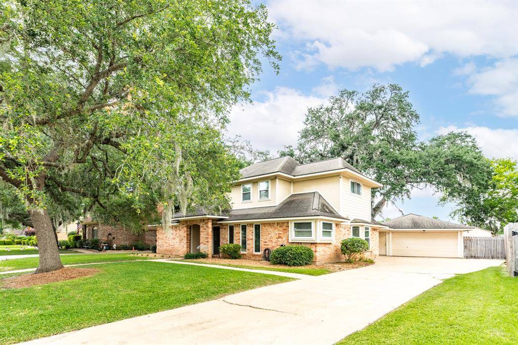 Lake Jackson, TX 77566,333 Banyan DR