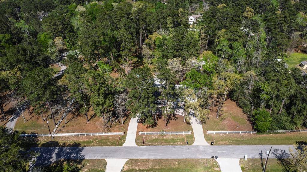 Conroe, TX 77384,15 W Lake Forest CT