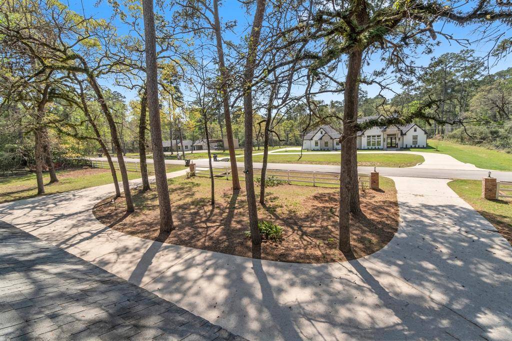 Conroe, TX 77384,15 W Lake Forest CT