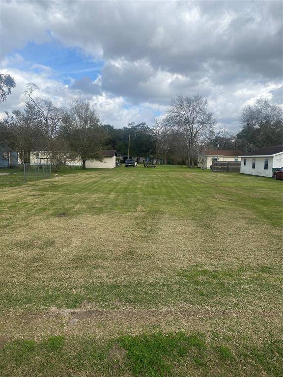 Sweeny, TX 77480,107 S Orange ST