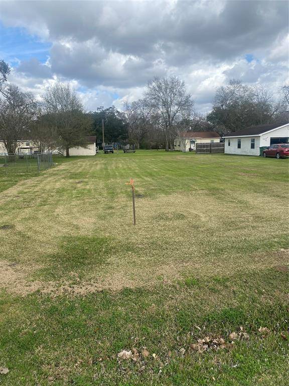 Sweeny, TX 77480,107 S Orange ST