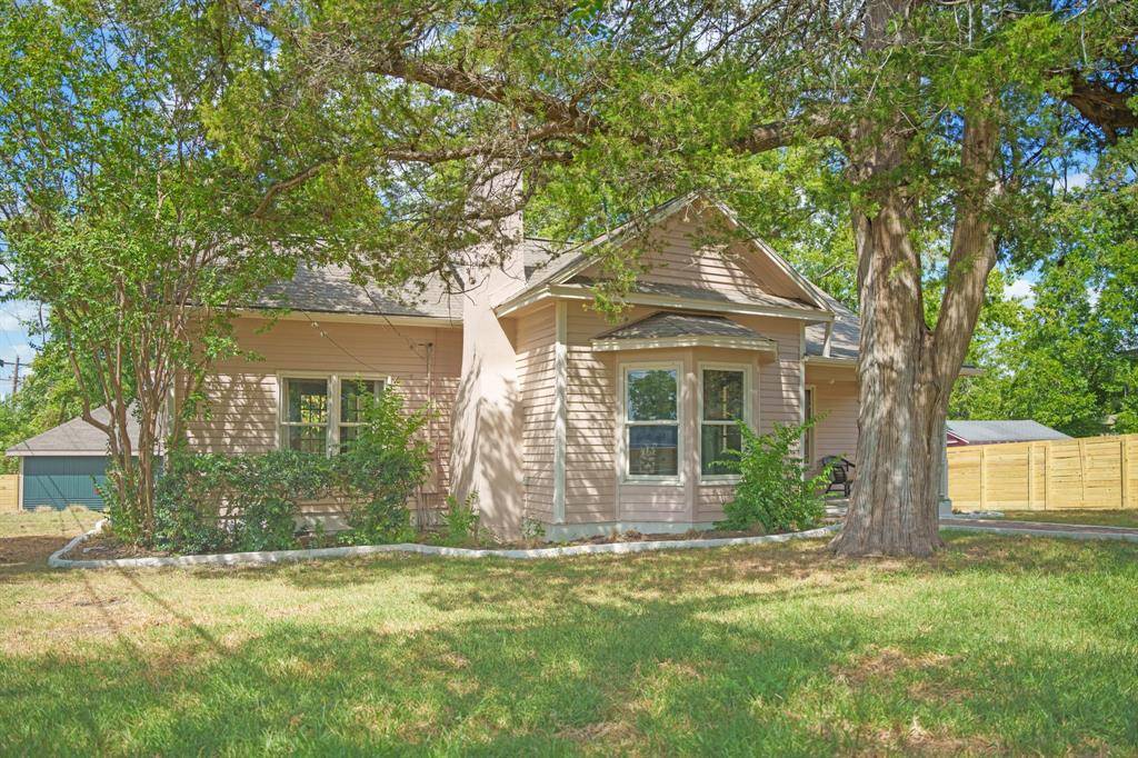 Bellville, TX 77418,806 E Main ST