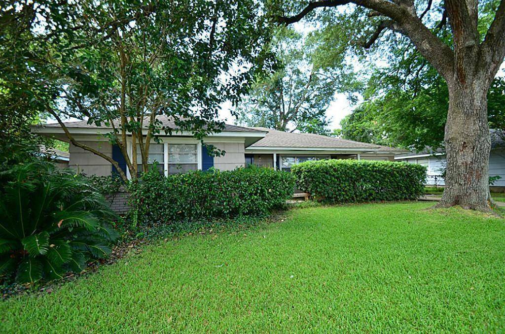 Bellaire, TX 77401,5121 Maple ST