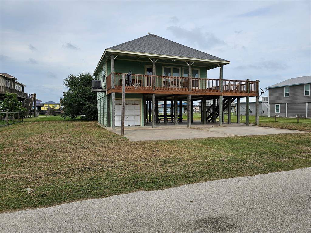 Crystal Beach, TX 77650,970 Olive DR