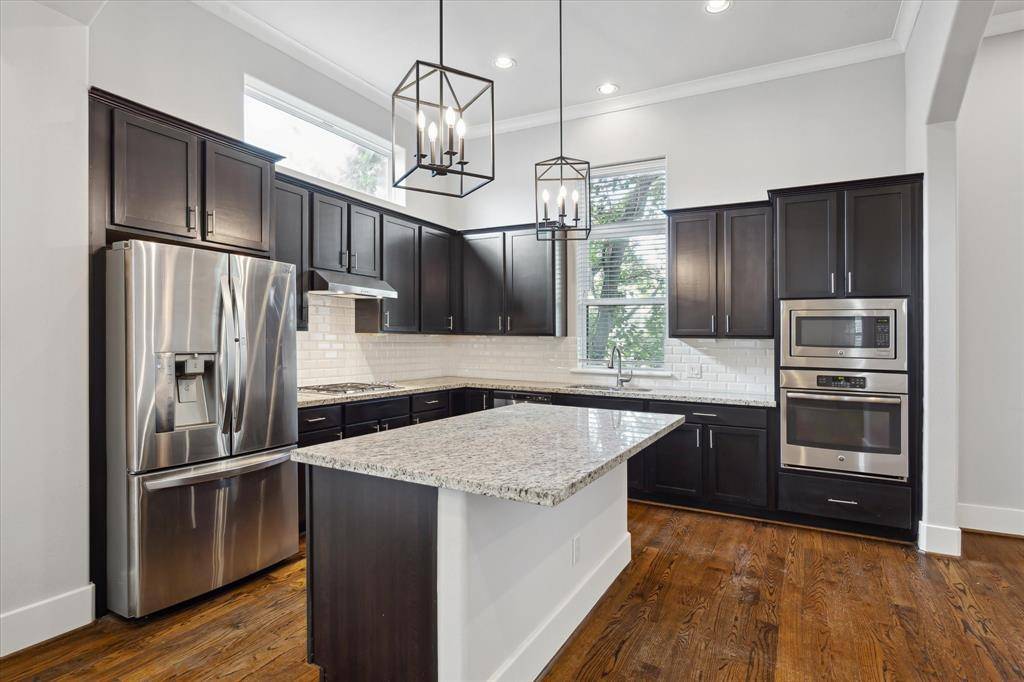Houston, TX 77007,5644 Larkin ST