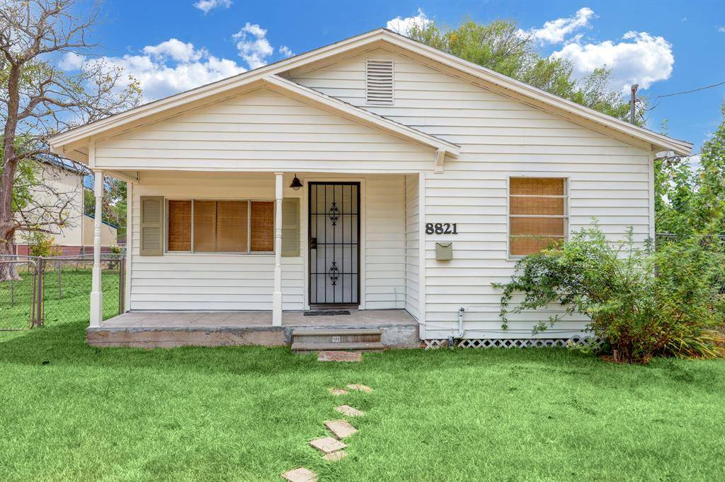 Houston, TX 77051,8821 Comal ST