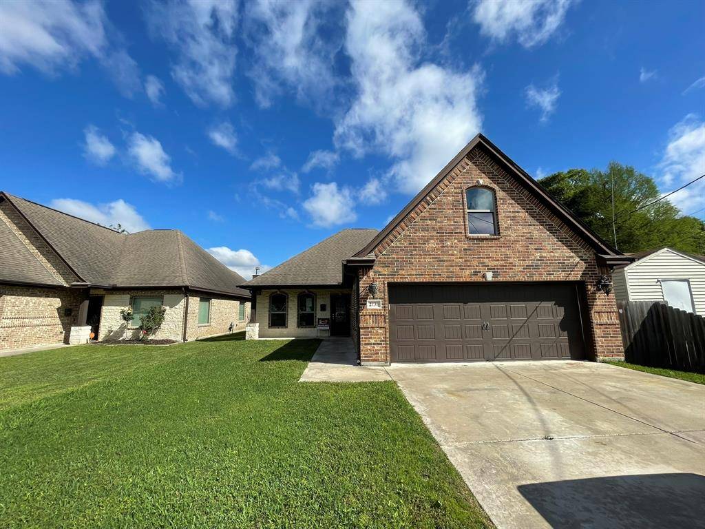 Port Neches, TX 77651,2138 Armstrong AVE