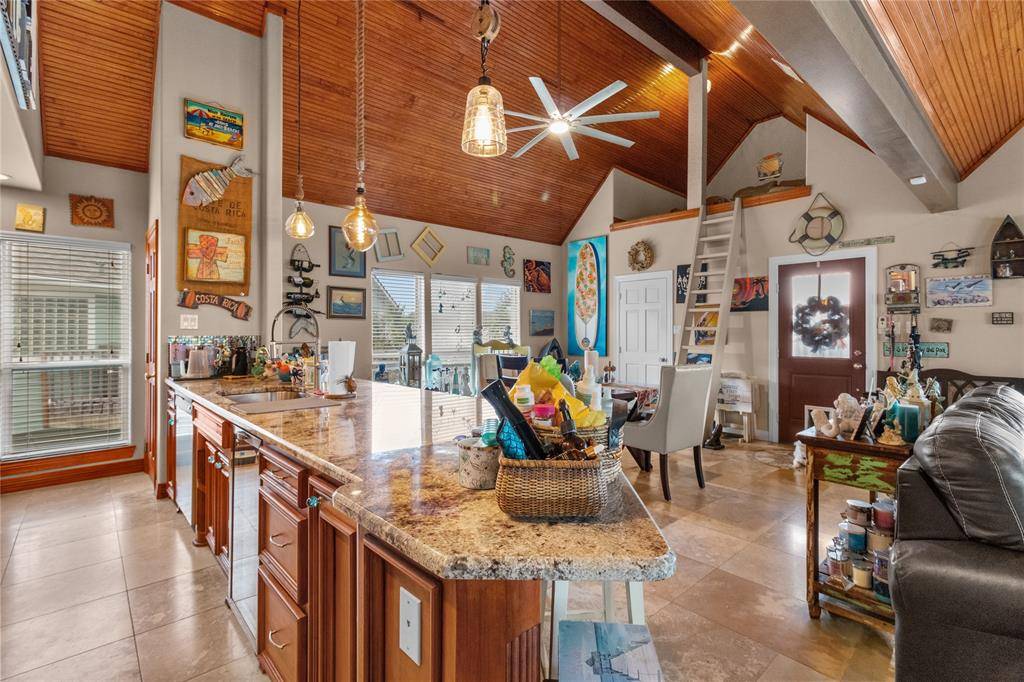 Tiki Island, TX 77554,106 Isles End RD