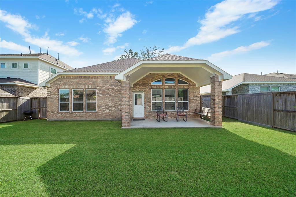 Clute, TX 77531,205 Woodside CT