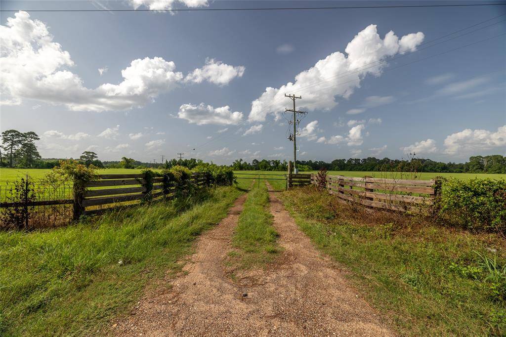 Cleveland, TX 77328,1186 Fm-1725