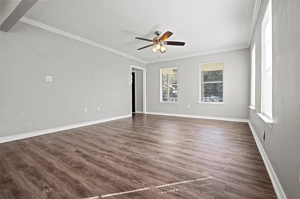 Houston, TX 77009,3913 Edison ST