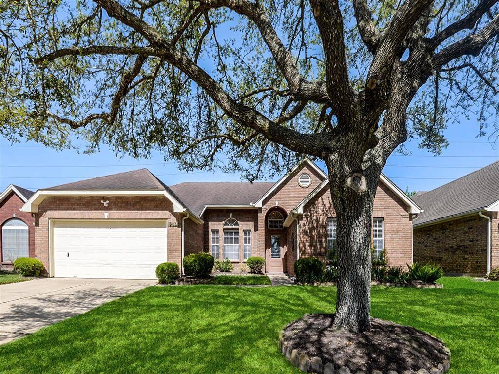 Pearland, TX 77584,910 W Peach Hollow CIR