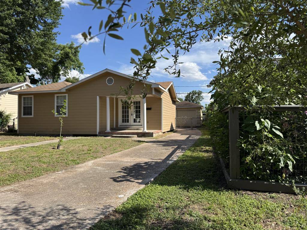 Houston, TX 77009,216 Gale ST