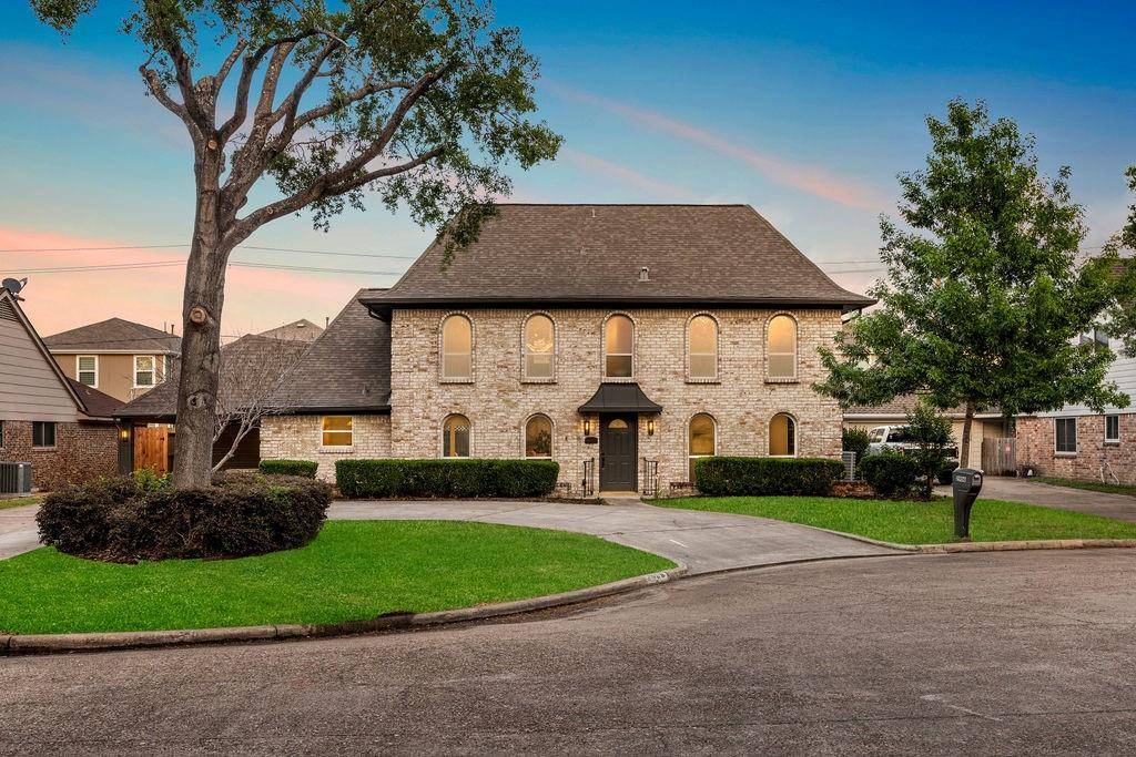 Houston, TX 77043,2906 Riata LN