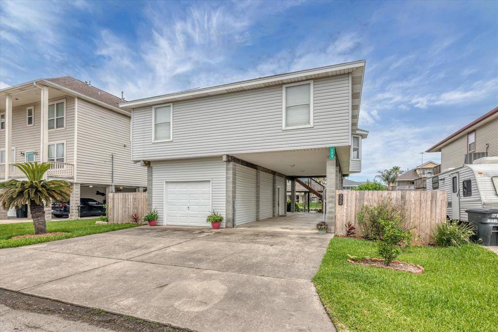 Bayou Vista, TX 77563,722 Marlin ST