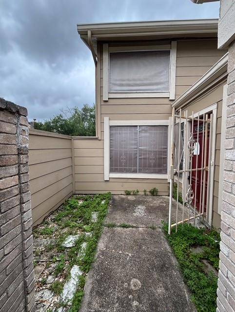 Houston, TX 77077,2332 WOODLAND PARK DR #11