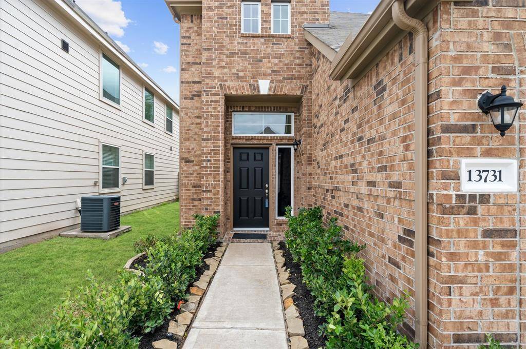 Houston, TX 77083,13731 Evansdale LN