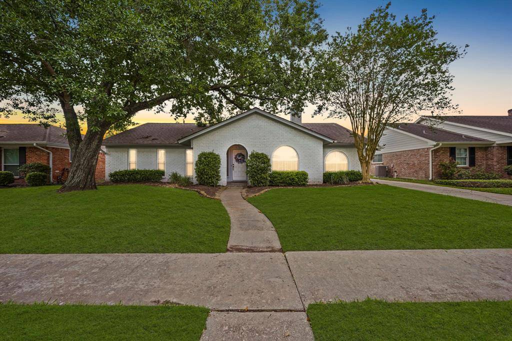 Houston, TX 77071,7707 Braesview LN