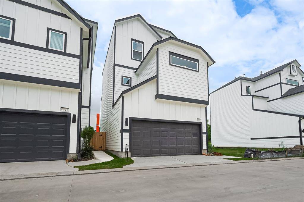 Houston, TX 77055,8929 Grovner PL