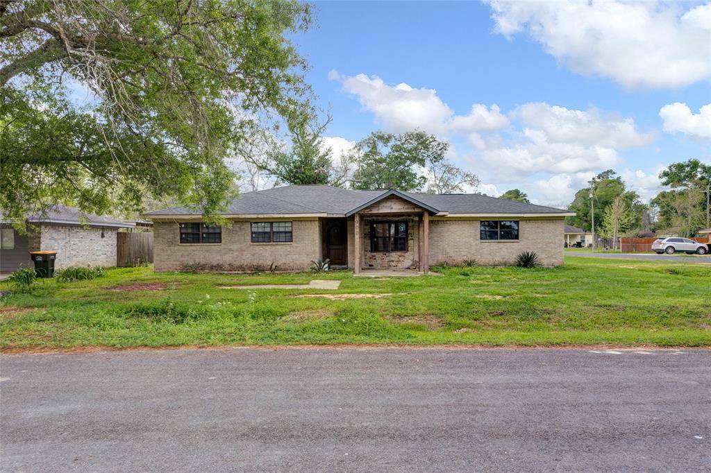 Anahuac, TX 77514,900 Hamilton ST